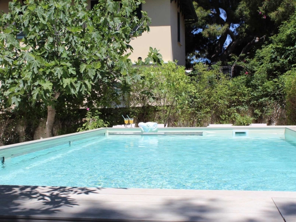 Luxury Villas Athens | Handy Tours