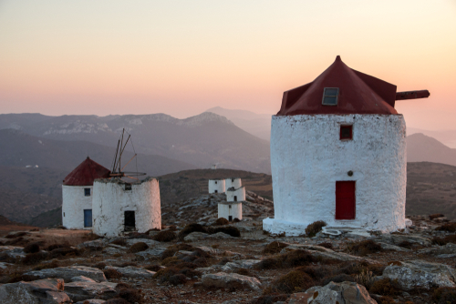 A,Series,Of,Deserted,Windmills,At,The,Top,Of,Chora