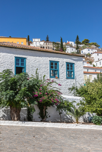 Traditional,Buildings,And,Streets,In,Hydra,Island,,Greece