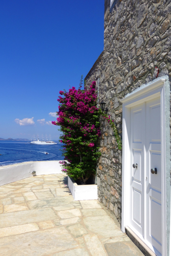 Photo,From,Picturesque,Neoclassic,House,With,Bougainvillea,Flower,Overlooking,Iconic