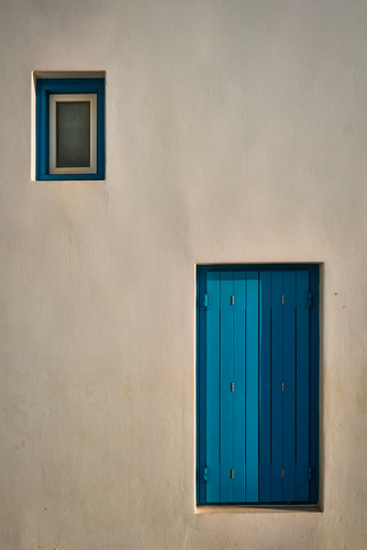 Greek,Architecture,Abstract,Background,-,Whitewashed,House,With,Blue,Painted