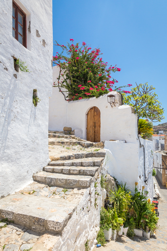 White,Wall,And,Stone,Staircase.,Typical,Greek,Town,Architecture
